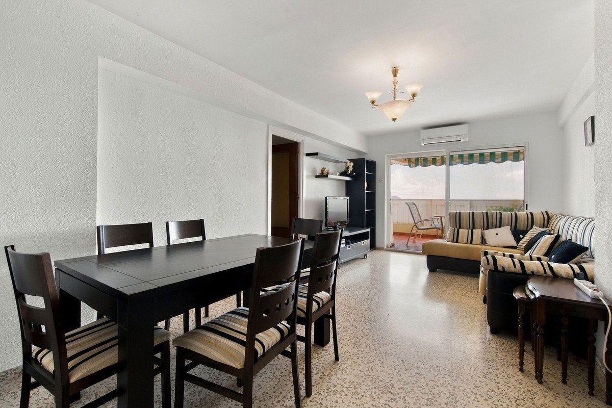 4 Bed Middle Floor Apartment in Torremolinos