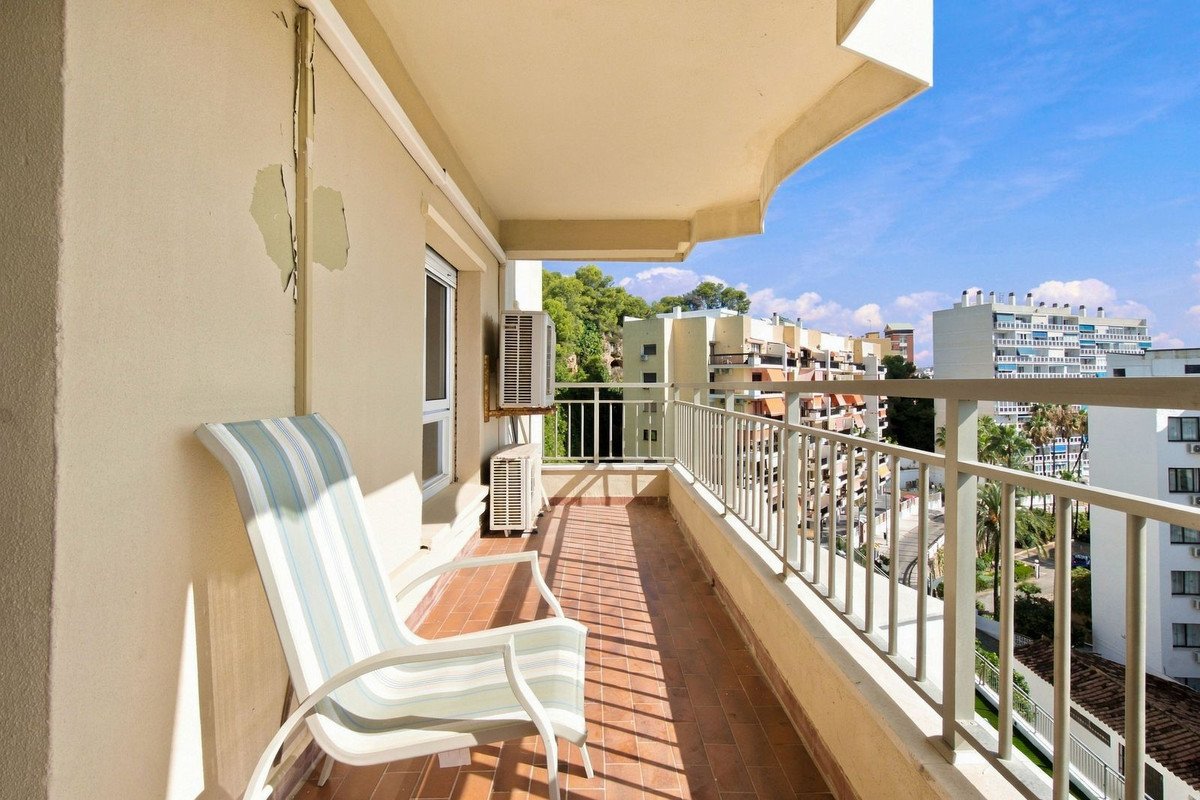 4 Bed Middle Floor Apartment in Torremolinos