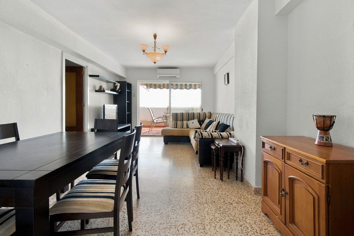 4 Bed Middle Floor Apartment in Torremolinos
