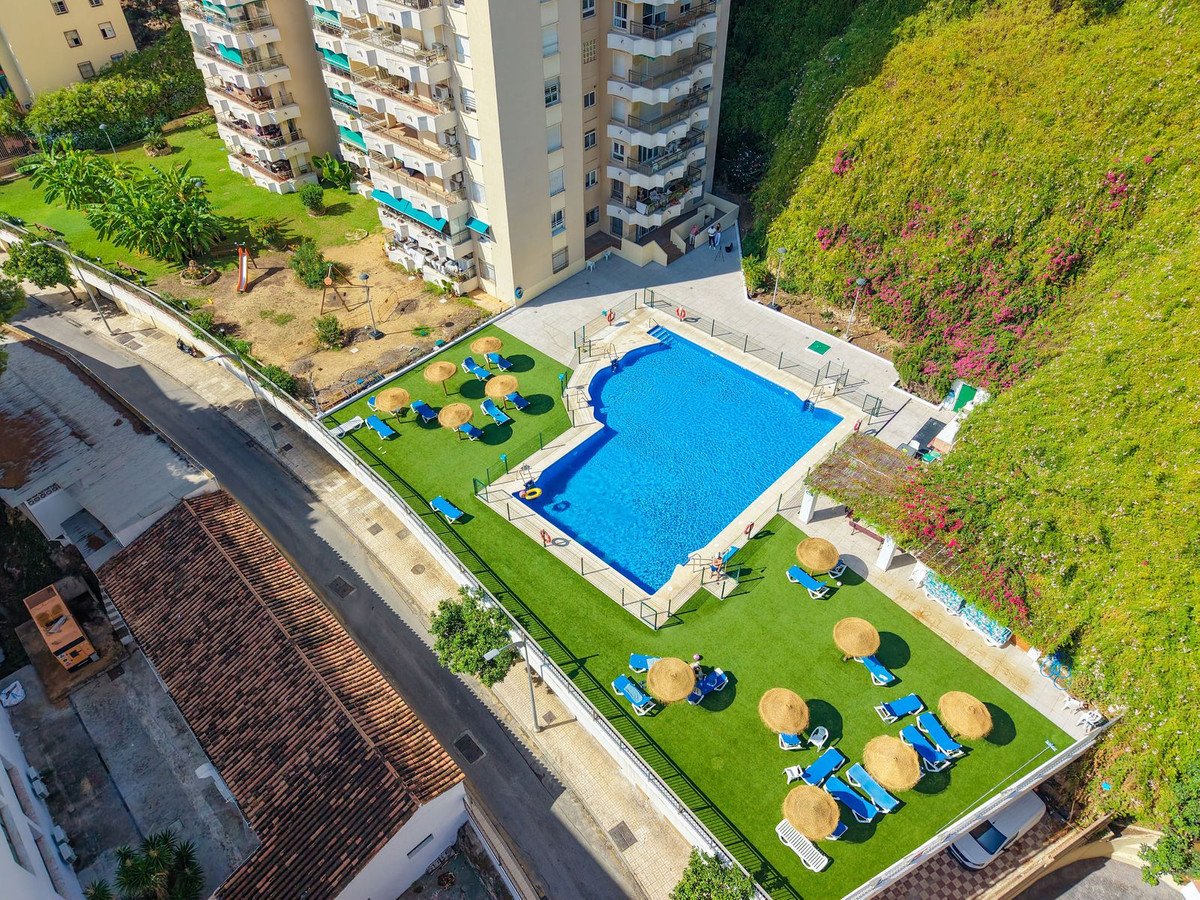 4 Bed Middle Floor Apartment in Torremolinos