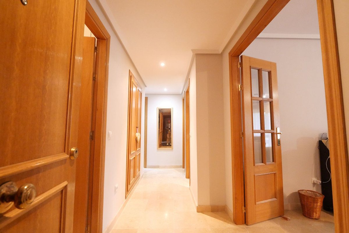 3 Bed Middle Floor Apartment in Cabopino