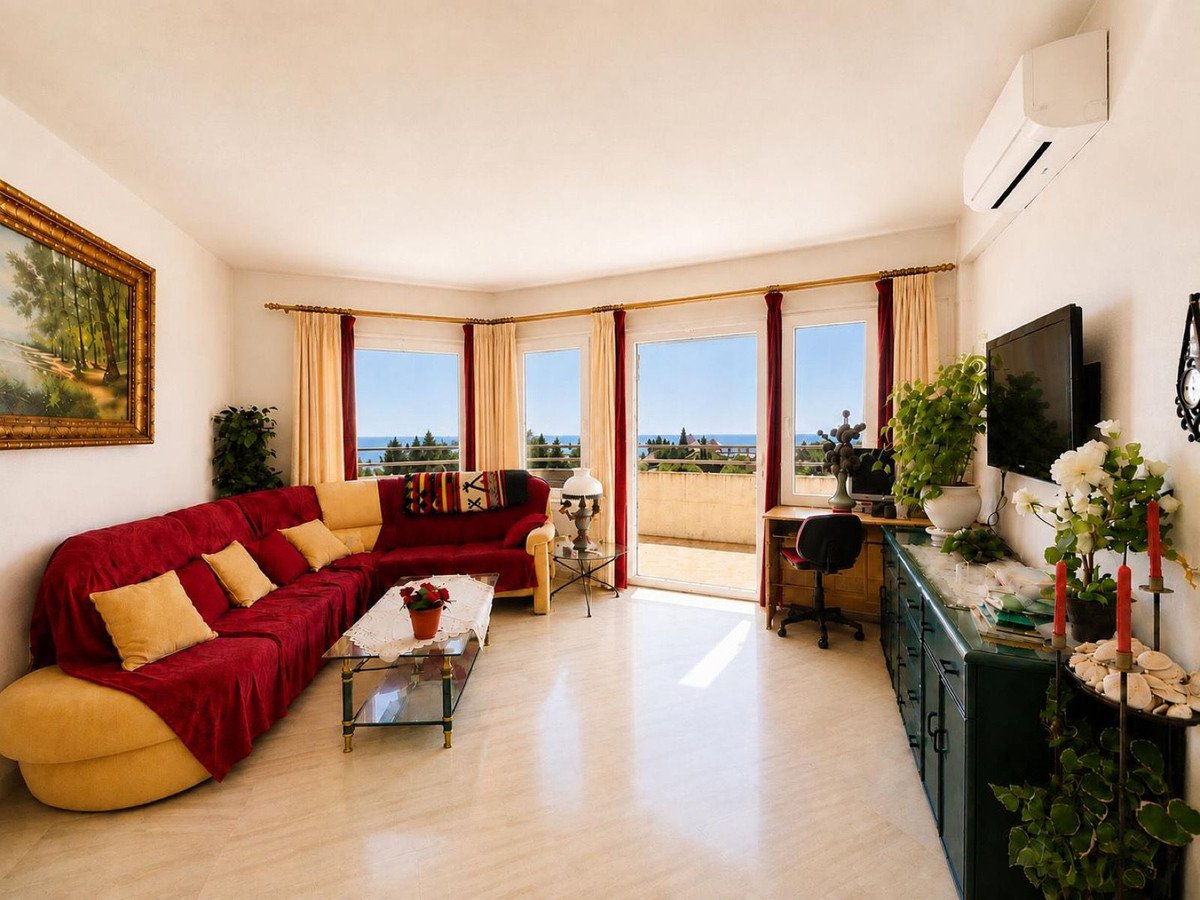 2 Bed Penthouse in Calahonda
