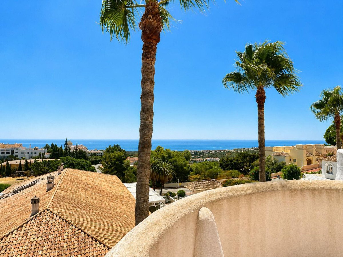 2 Bed Penthouse in Calahonda
