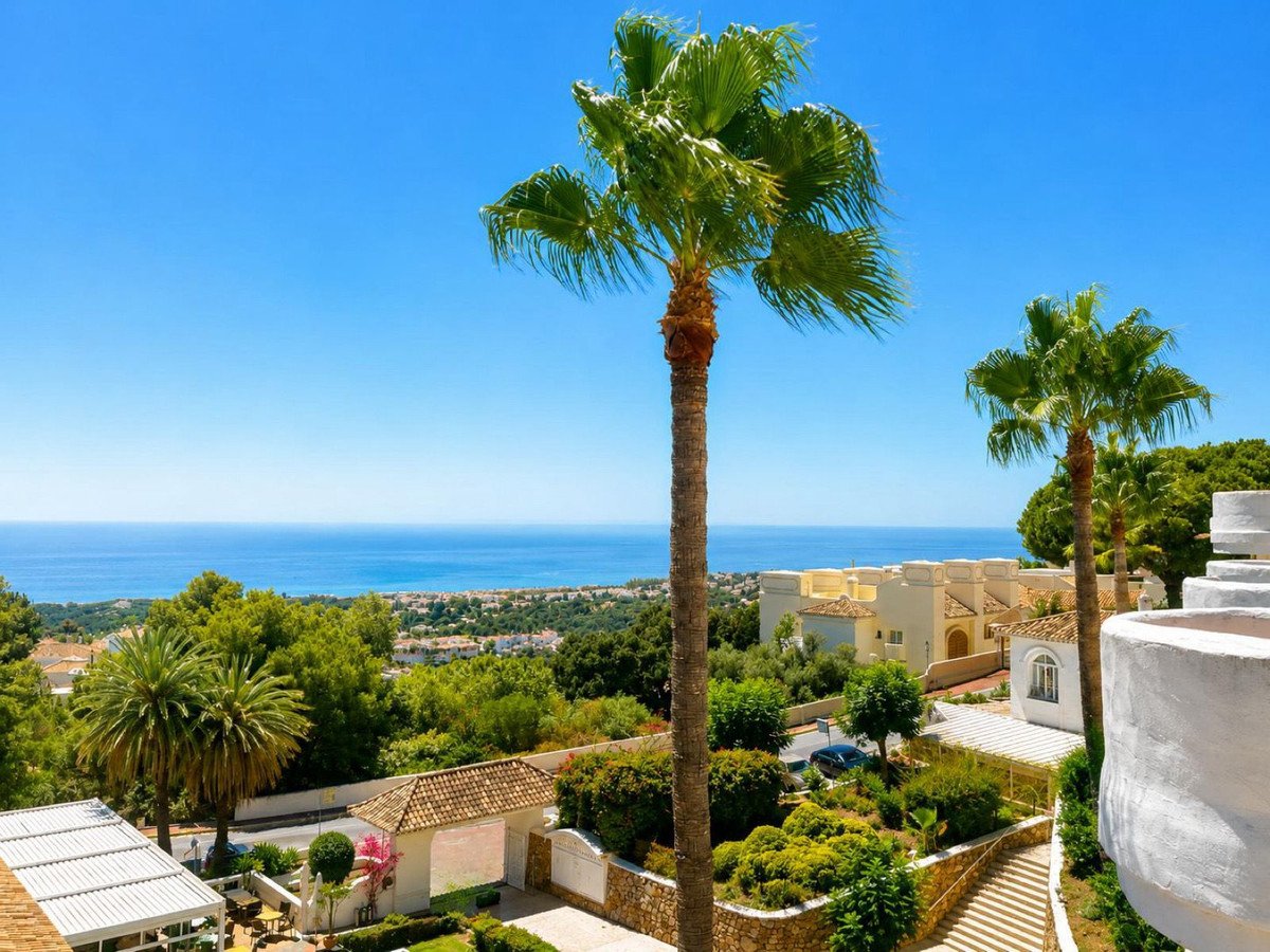 2 Bed Penthouse in Calahonda