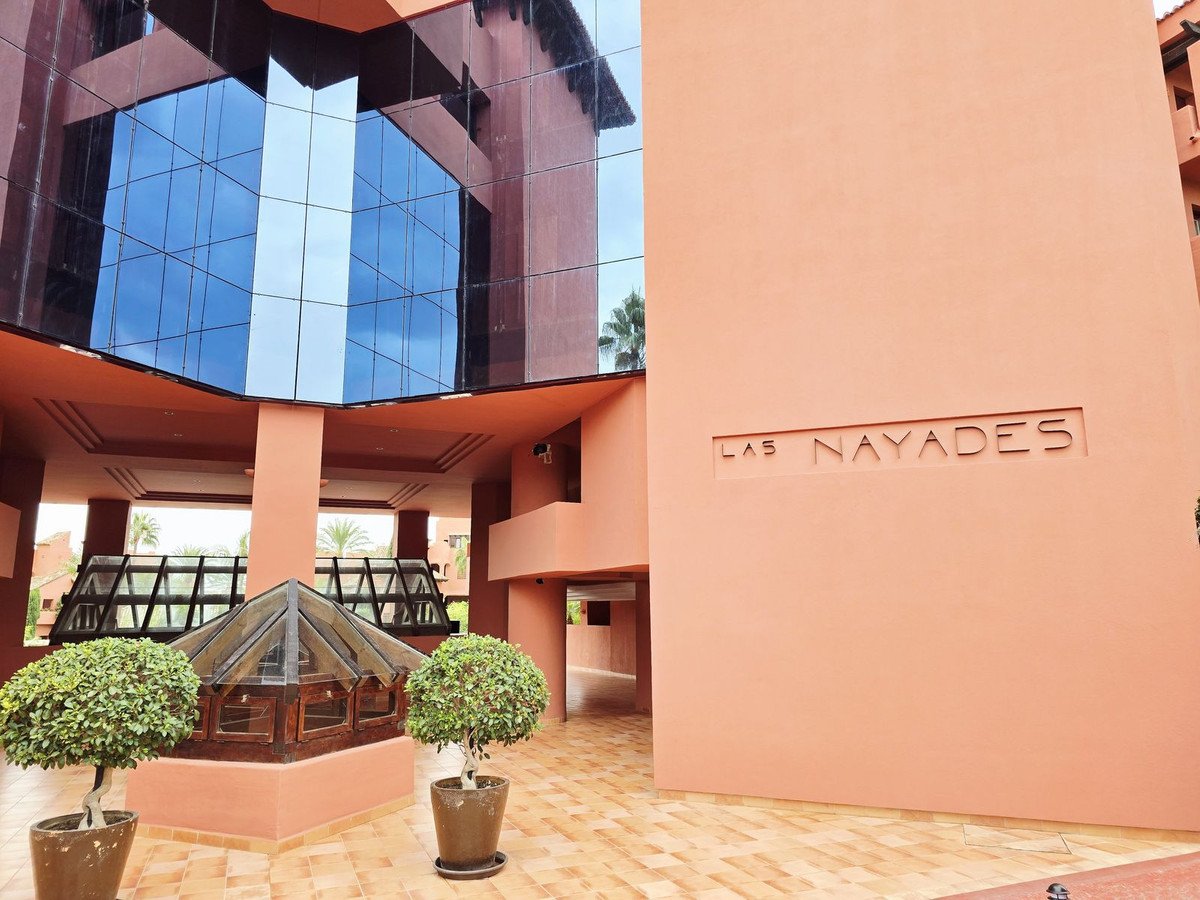 2 Bed Middle Floor Apartment in New Golden Mile