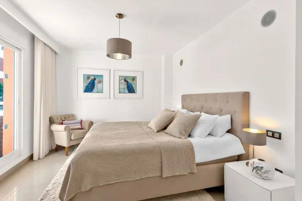 3 Bed Penthouse Duplex in El Paraiso