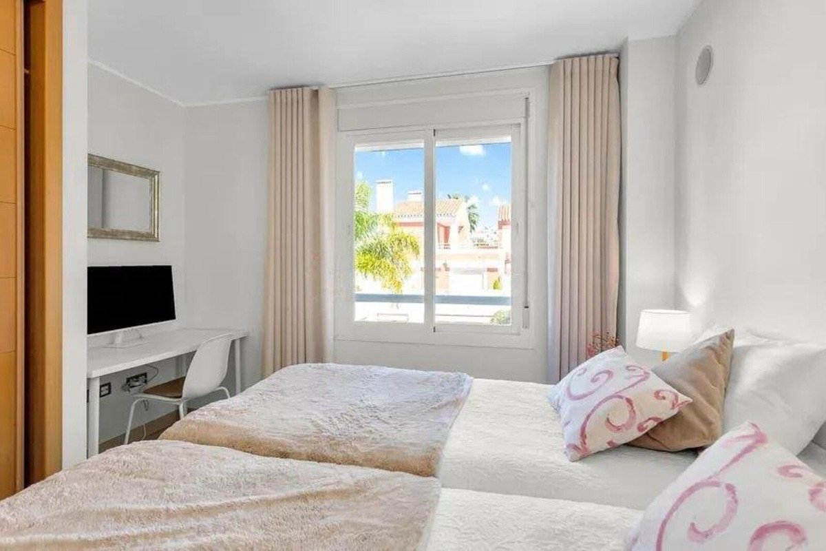 3 Bed Penthouse Duplex in El Paraiso