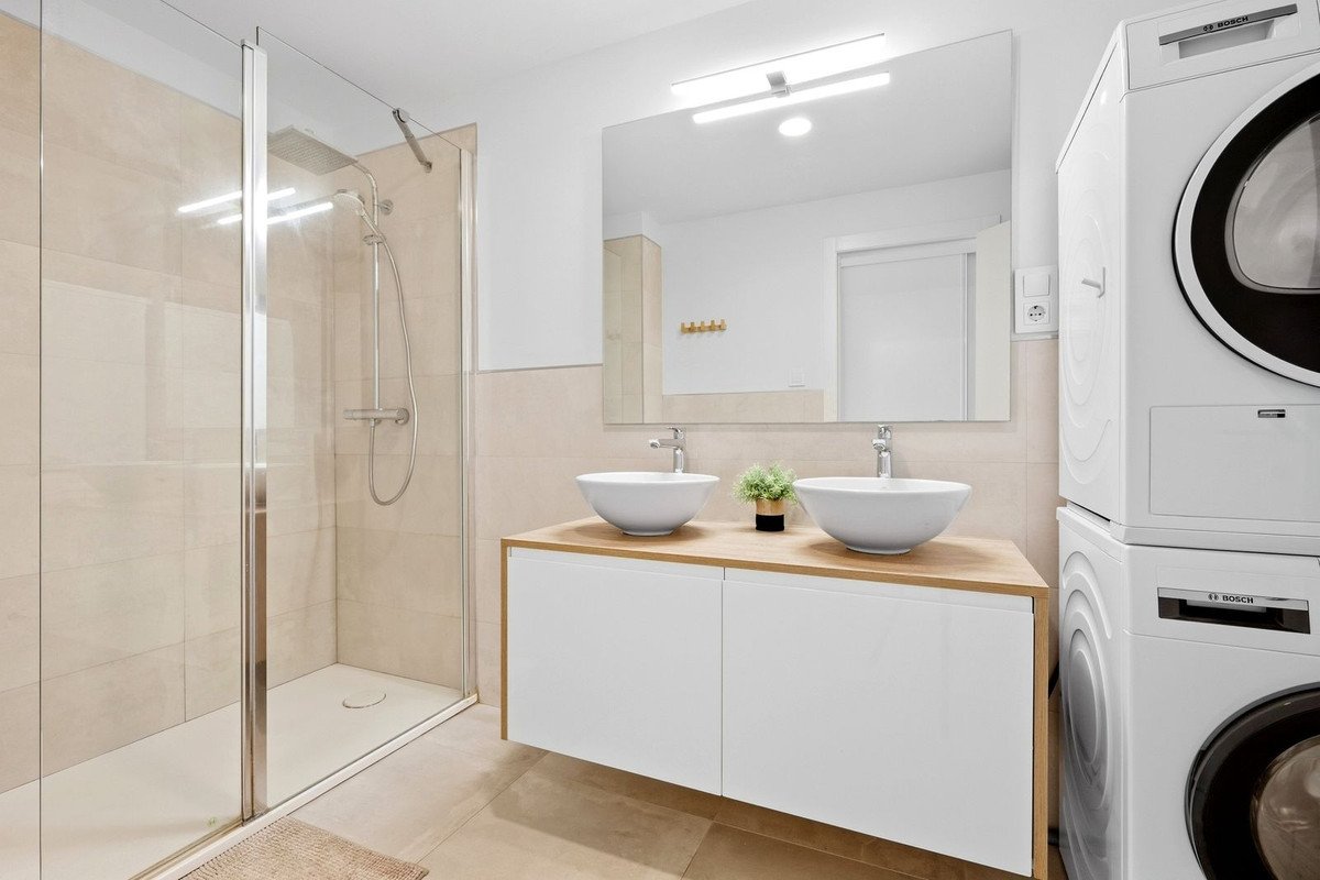 3 Bed Middle Floor Apartment in Higueron