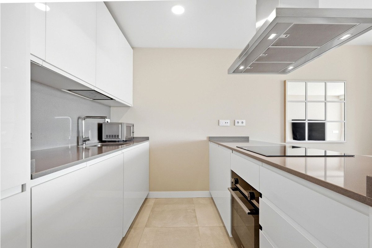 3 Bed Middle Floor Apartment in Higueron