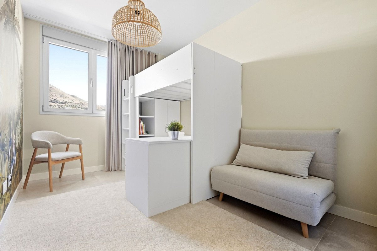 3 Bed Middle Floor Apartment in Higueron