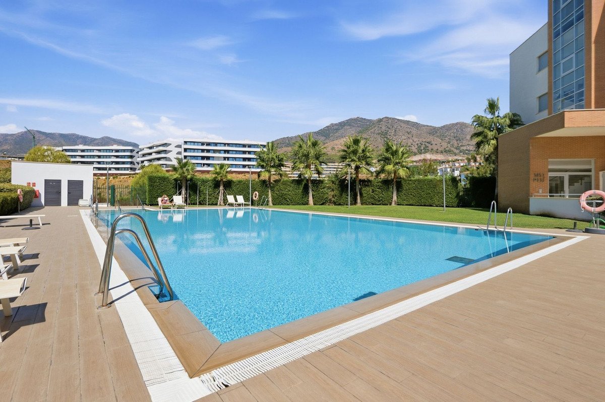 3 Bed Middle Floor Apartment in Higueron