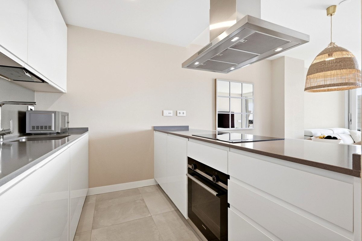 3 Bed Middle Floor Apartment in Higueron