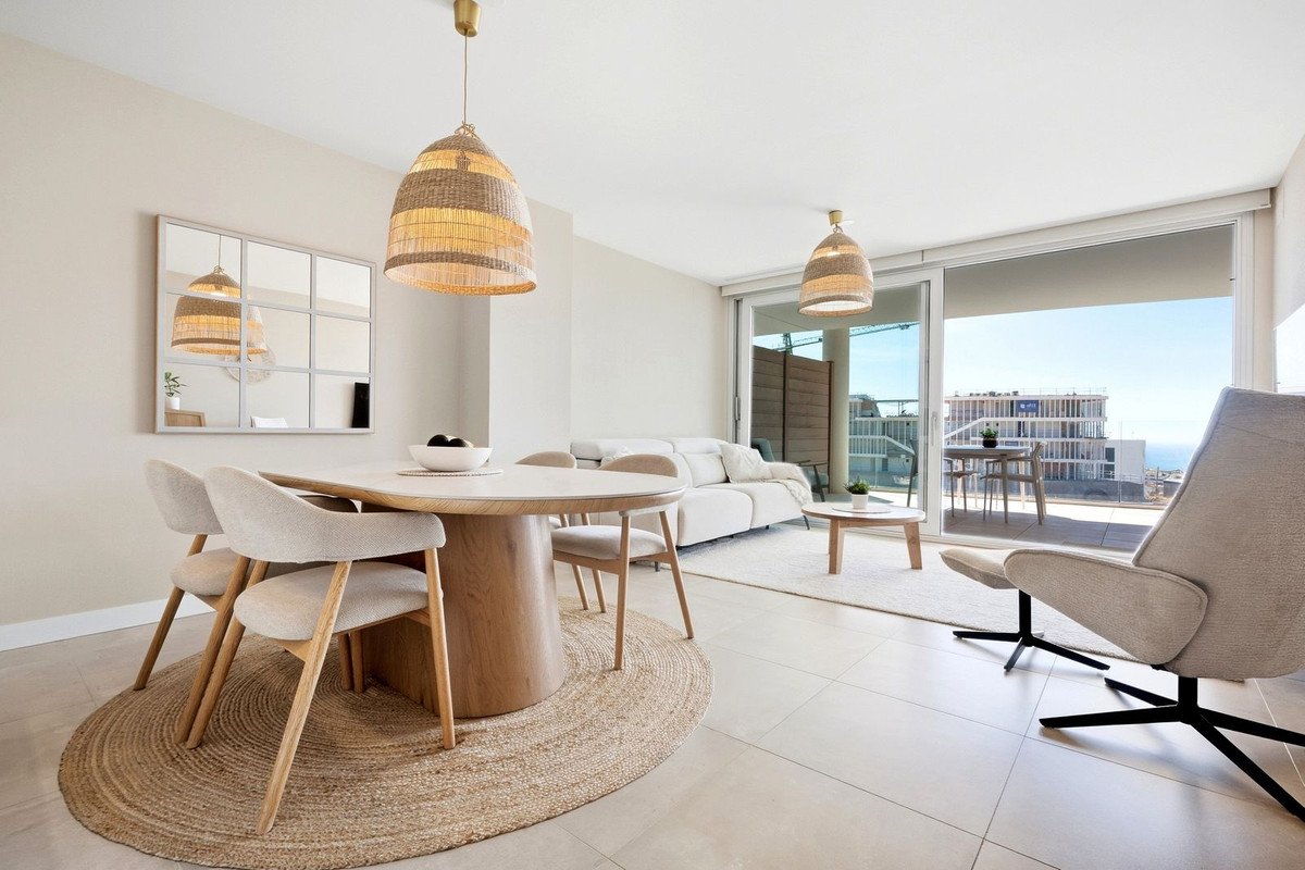 3 Bed Middle Floor Apartment in Higueron