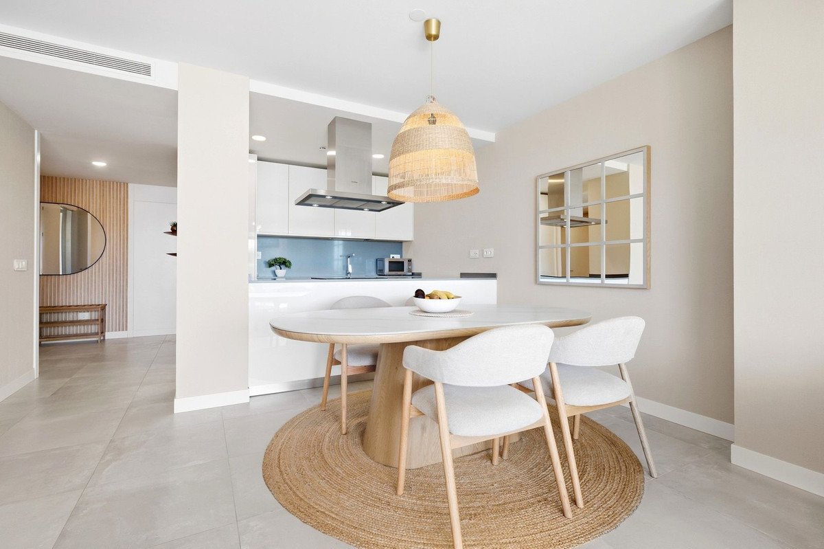 3 Bed Middle Floor Apartment in Higueron