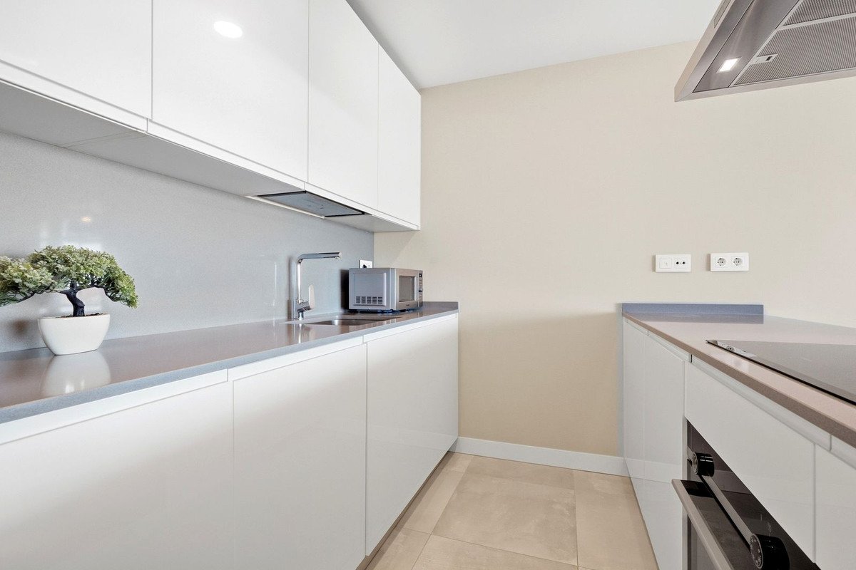 3 Bed Middle Floor Apartment in Higueron