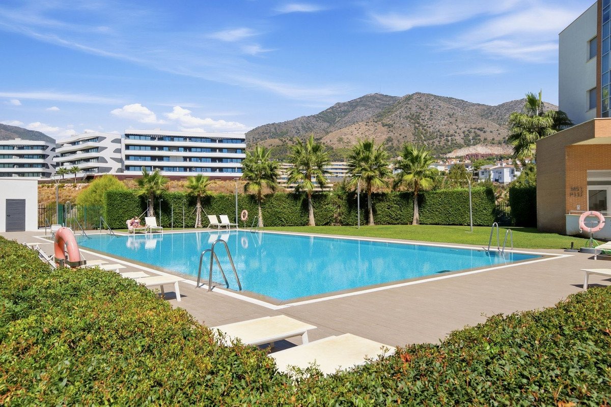 3 Bed Middle Floor Apartment in Higueron
