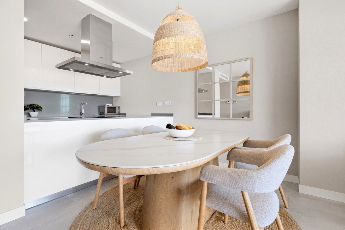 3 Bed Middle Floor Apartment in Higueron