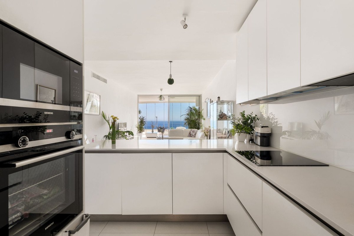 2 Bed Middle Floor Apartment in Benalmadena