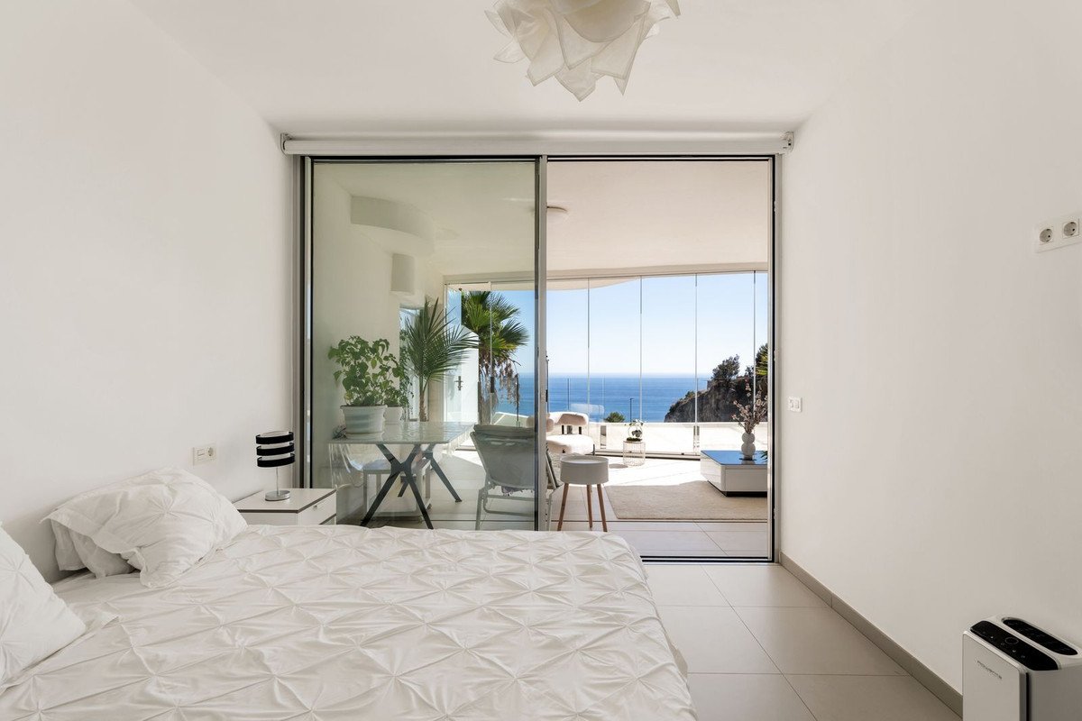 2 Bed Middle Floor Apartment in Benalmadena