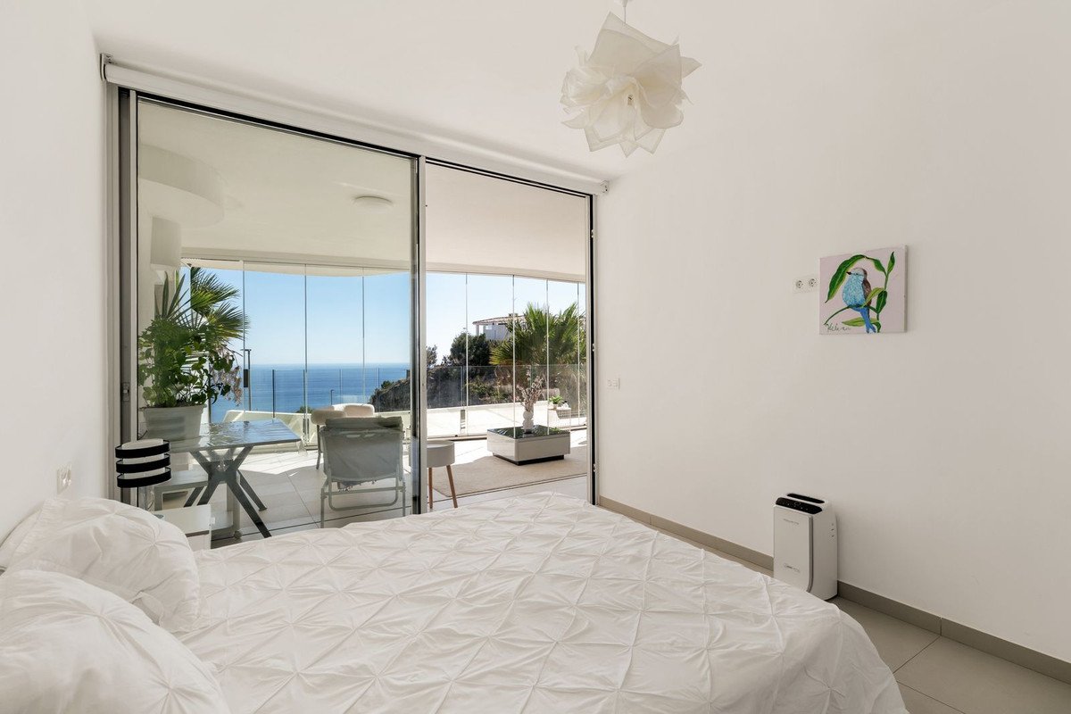 2 Bed Middle Floor Apartment in Benalmadena