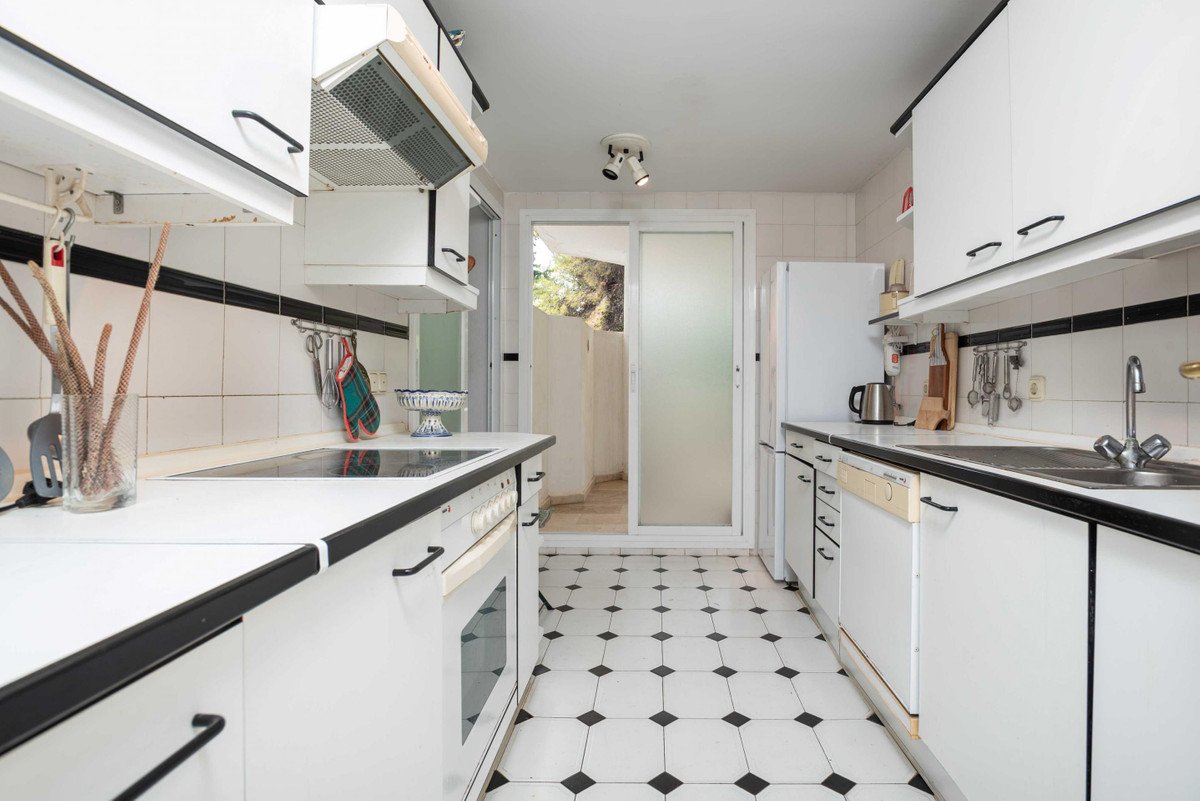 3 Bed Middle Floor Apartment in Río Real