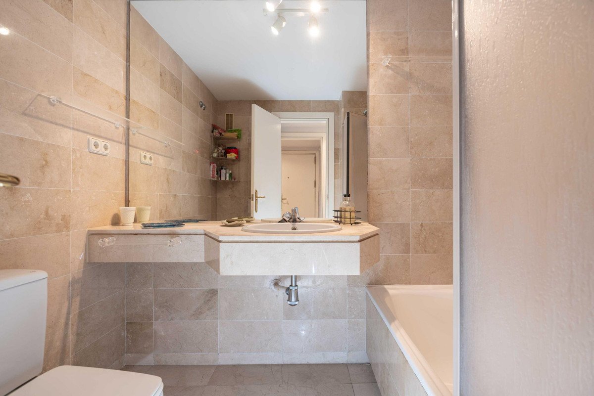 3 Bed Middle Floor Apartment in Río Real