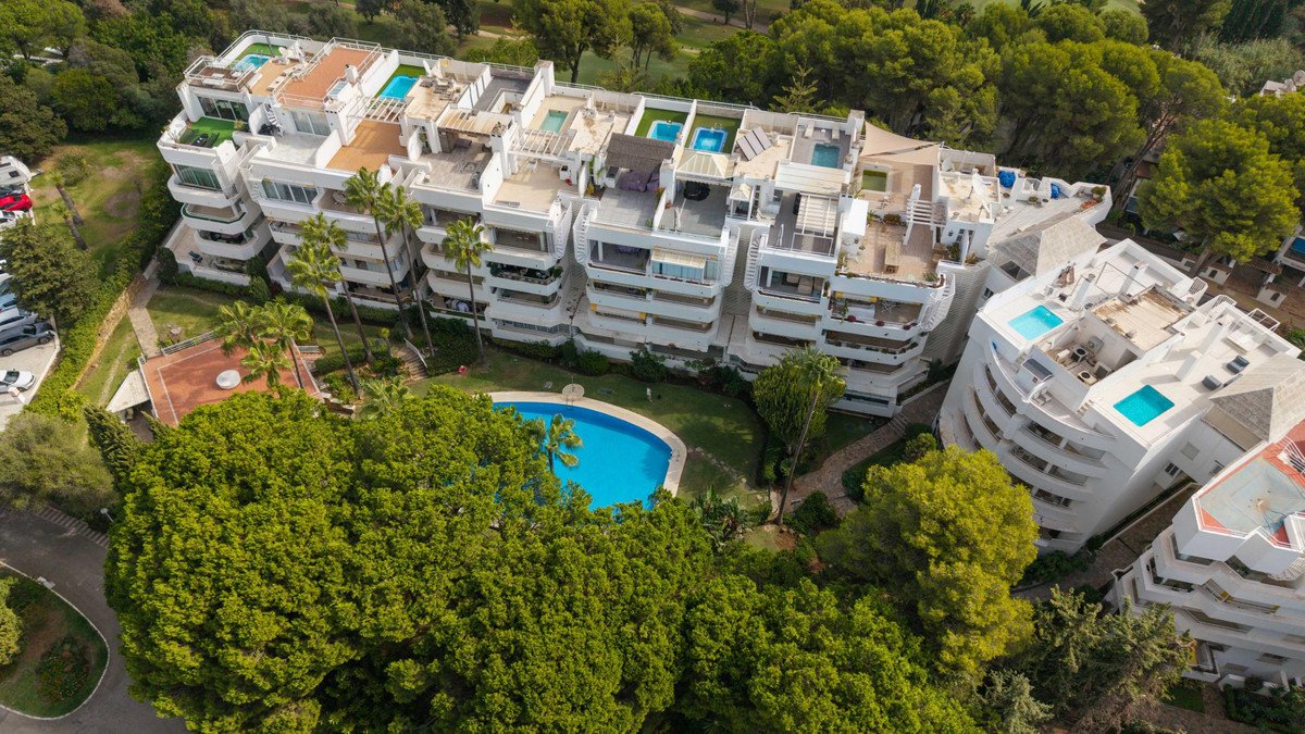 3 Bed Middle Floor Apartment in Río Real