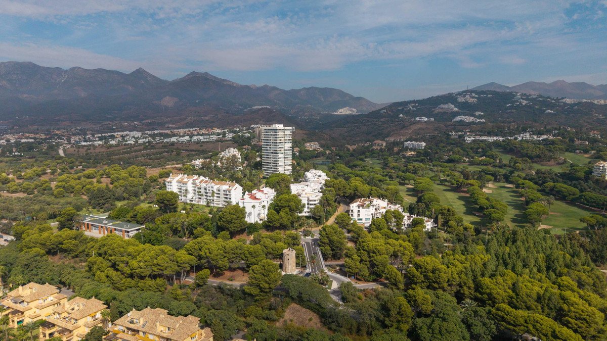 3 Bed Middle Floor Apartment in Río Real