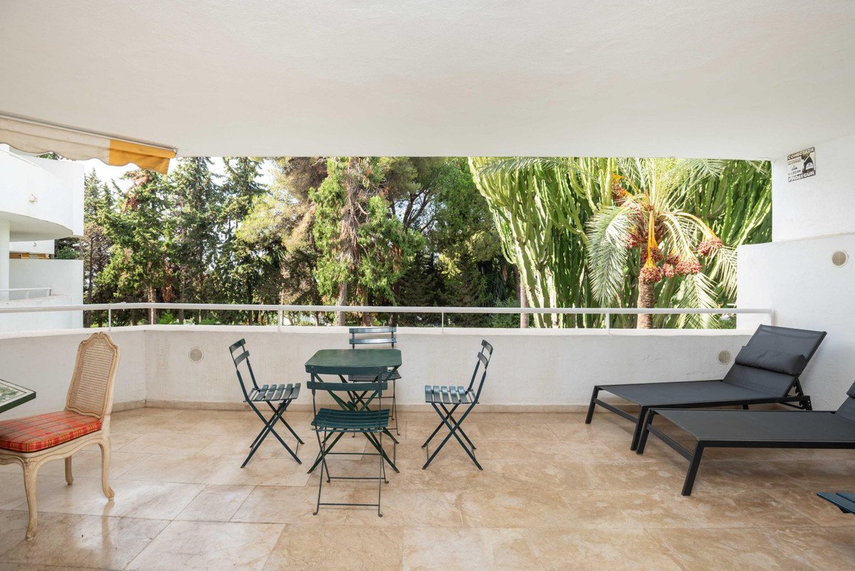 3 Bed Middle Floor Apartment in Río Real