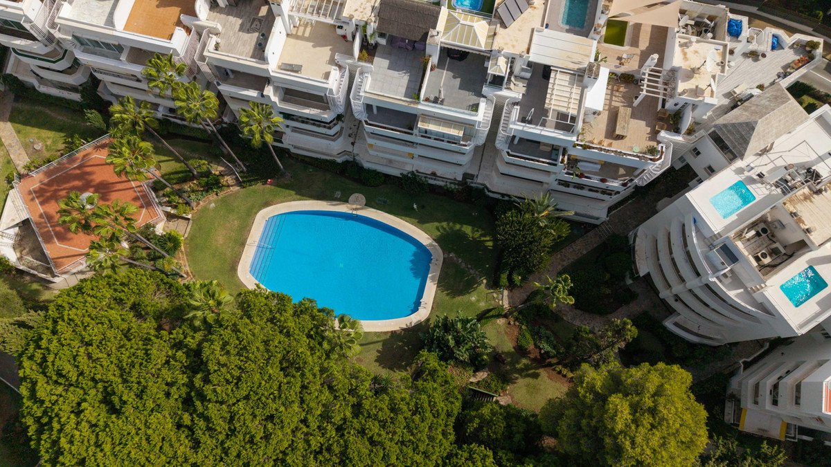 3 Bed Middle Floor Apartment in Río Real