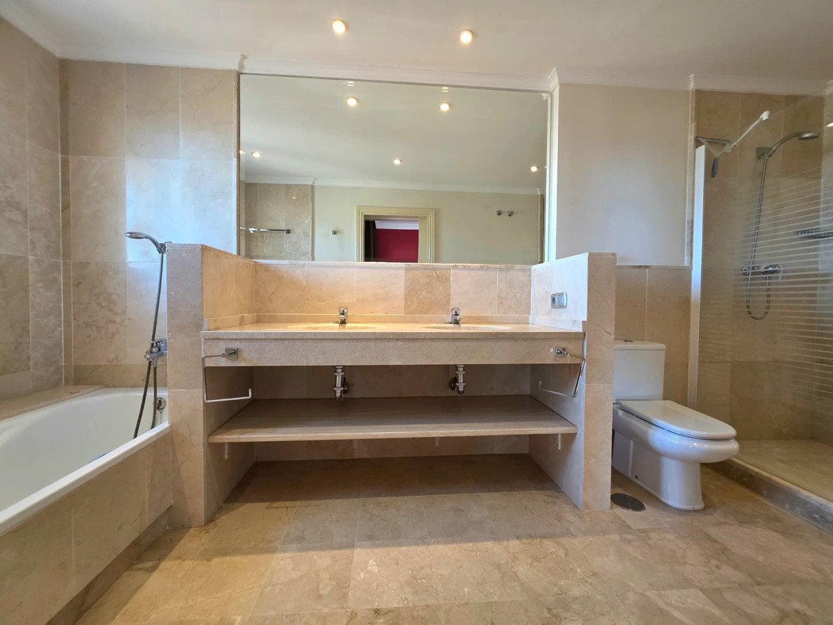2 Bed Middle Floor Apartment in Atalaya