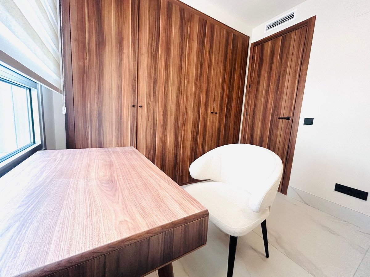 3 Bed Middle Floor Apartment in San Pedro de Alcántara