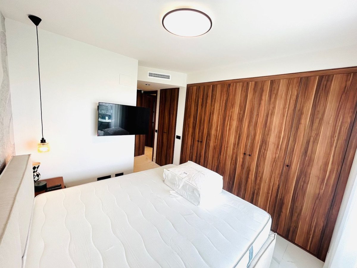3 Bed Middle Floor Apartment in San Pedro de Alcántara