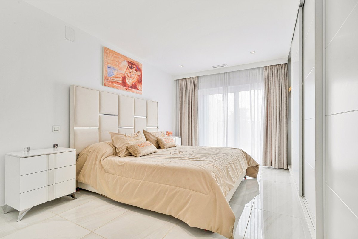 4 Bed Penthouse Duplex in Cortijo Blanco