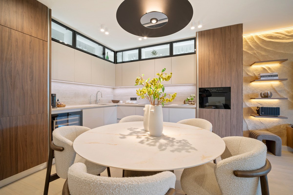 3 Bed Middle Floor Apartment in El Presidente