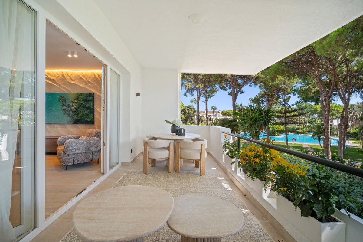 3 Bed Middle Floor Apartment in El Presidente
