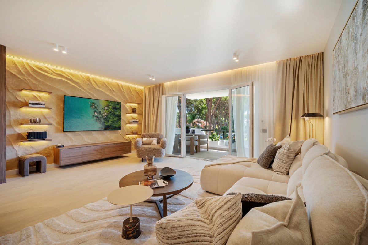 3 Bed Middle Floor Apartment in El Presidente