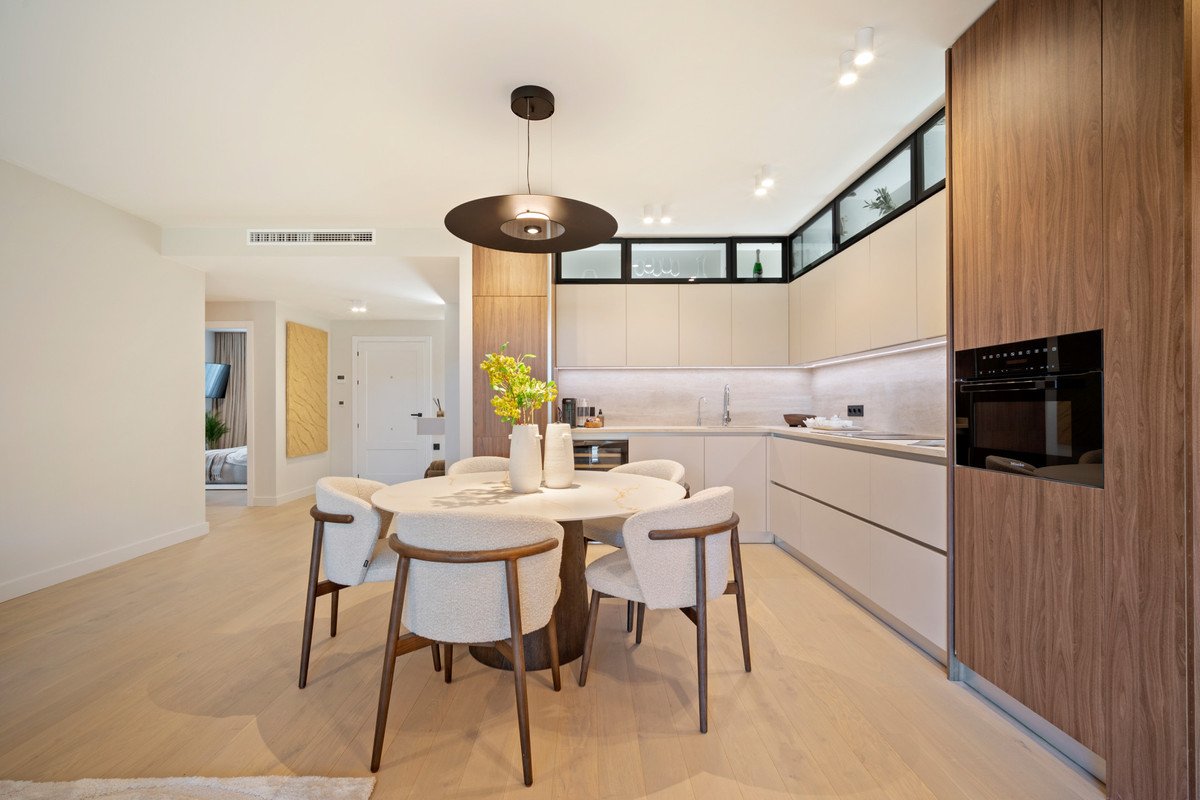 3 Bed Middle Floor Apartment in El Presidente