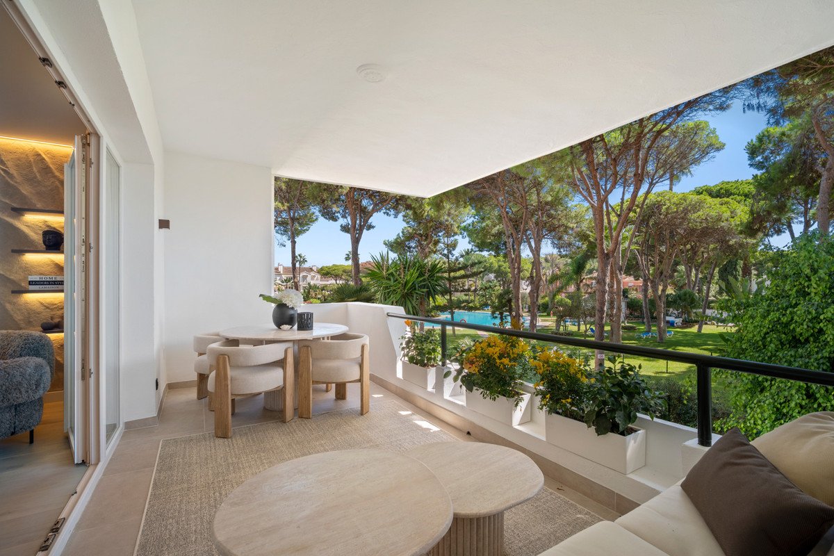 3 Bed Middle Floor Apartment in El Presidente