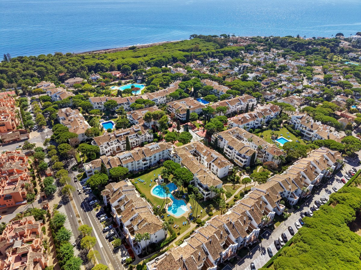 3 Bed Middle Floor Apartment in El Presidente