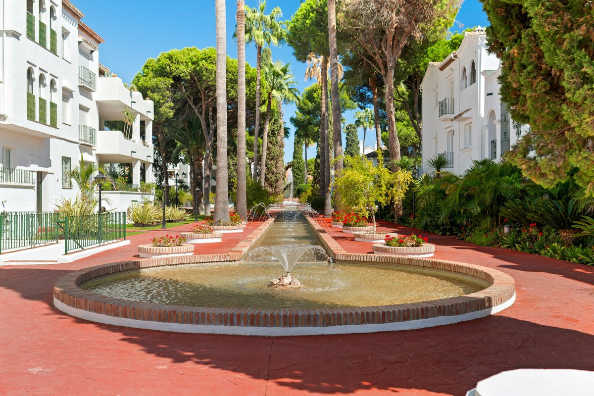 3 Bed Middle Floor Apartment in El Presidente