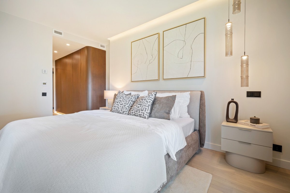 3 Bed Middle Floor Apartment in El Presidente
