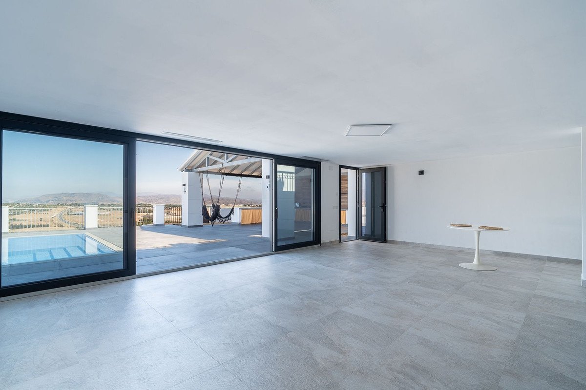 6 Bed Detached Villa in Coín