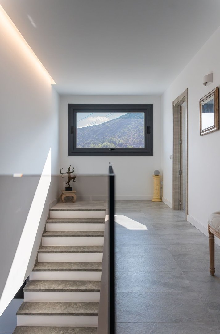 6 Bed Detached Villa in Coín