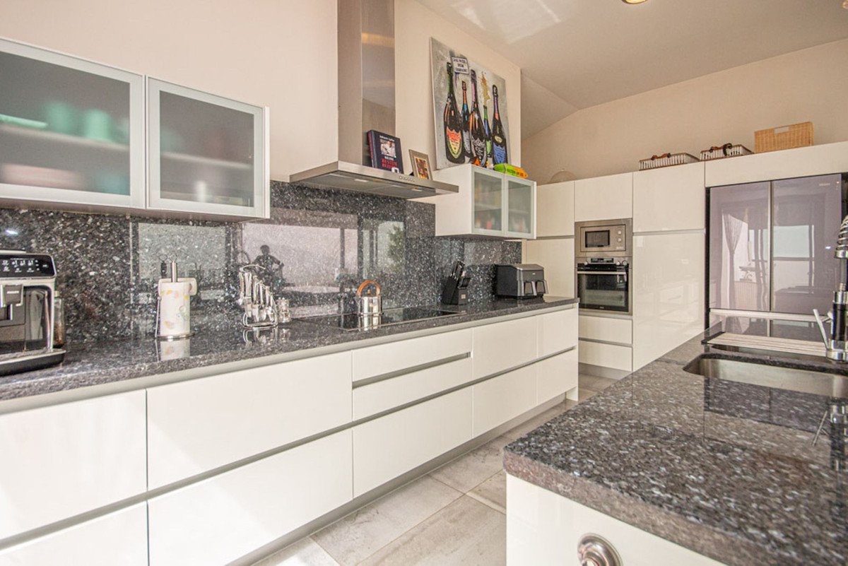 4 Bed Detached Villa in La Mairena