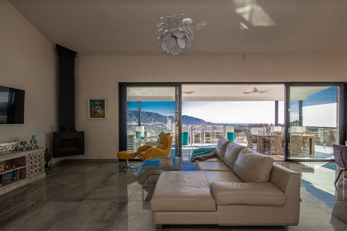 4 Bed Detached Villa in La Mairena
