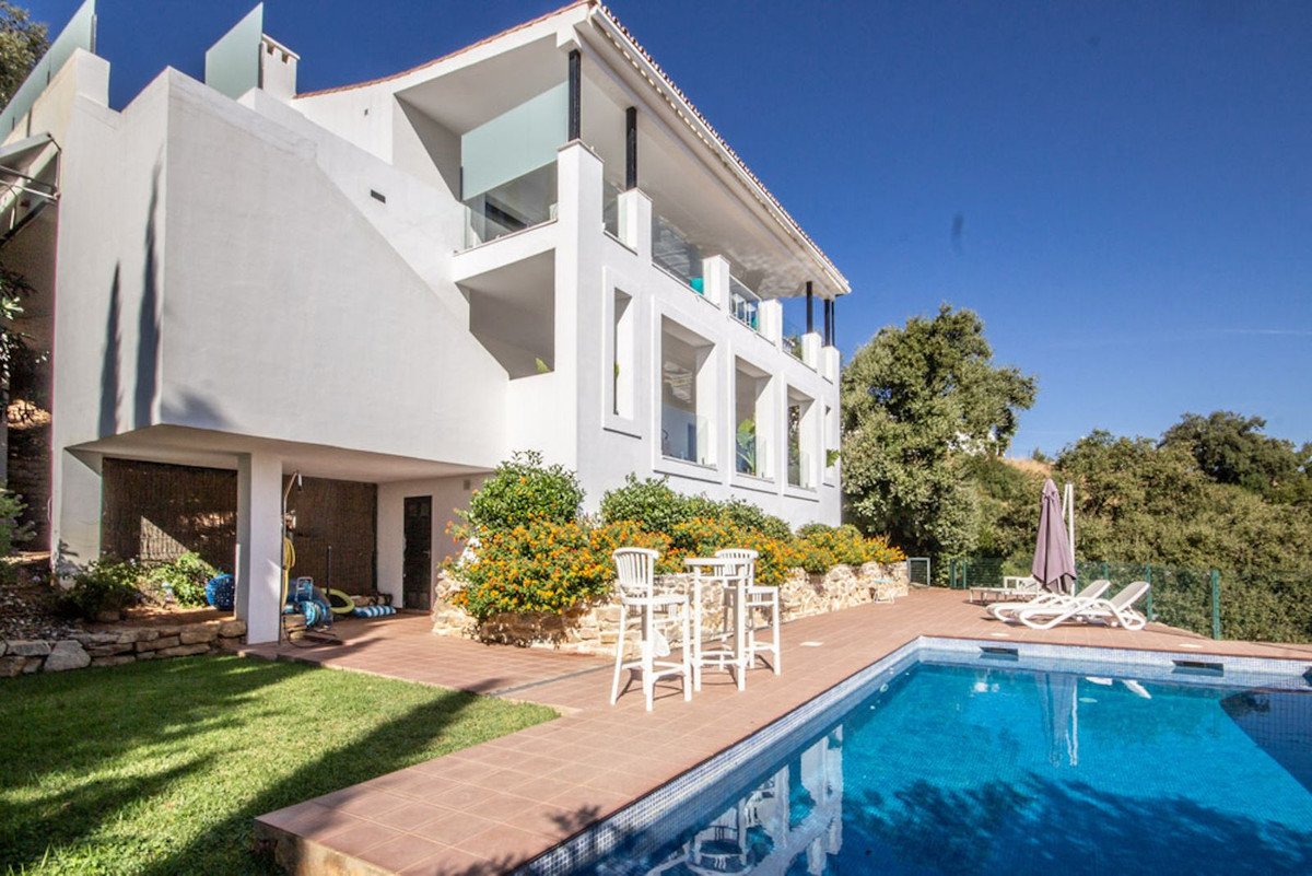 4 Bed Detached Villa in La Mairena