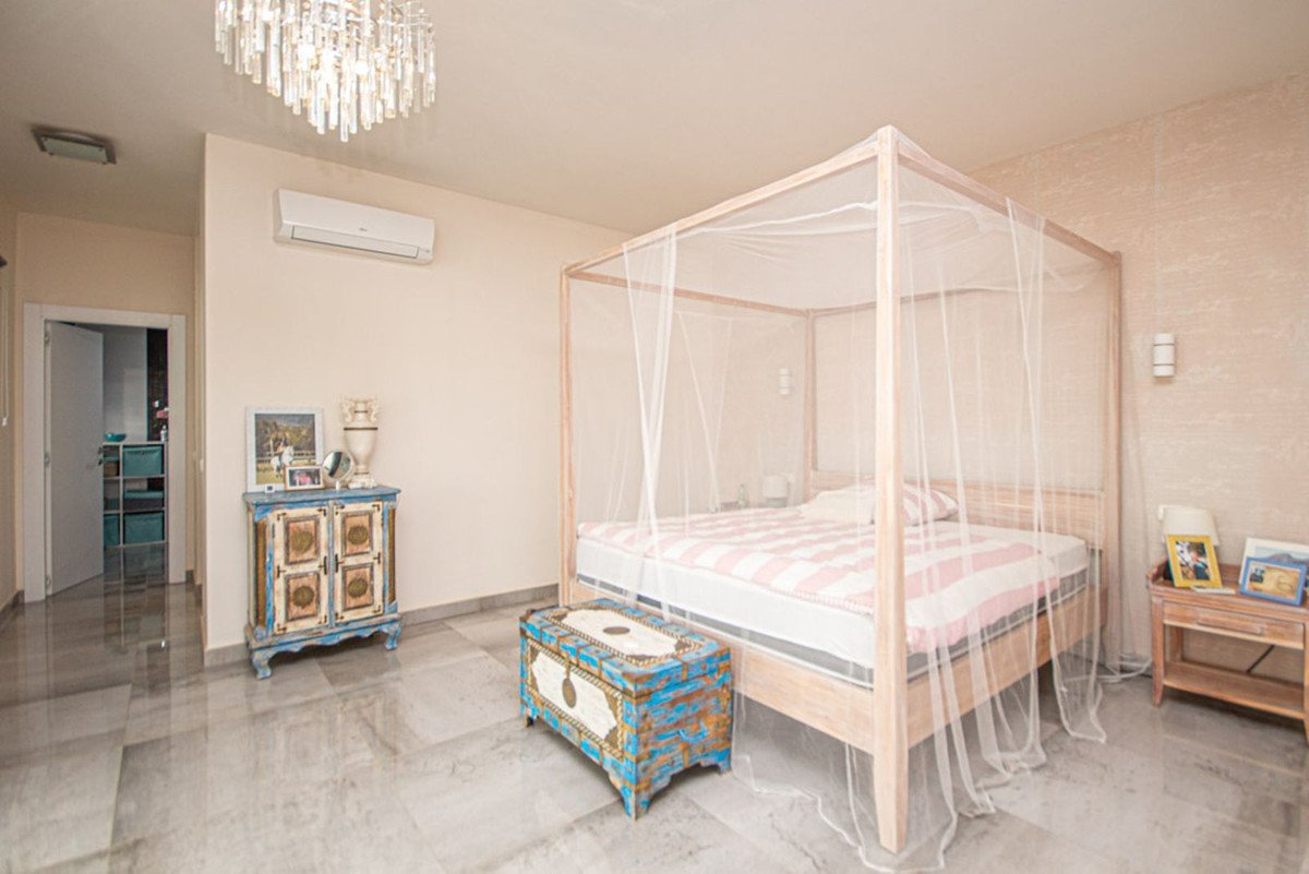 4 Bed Detached Villa in La Mairena