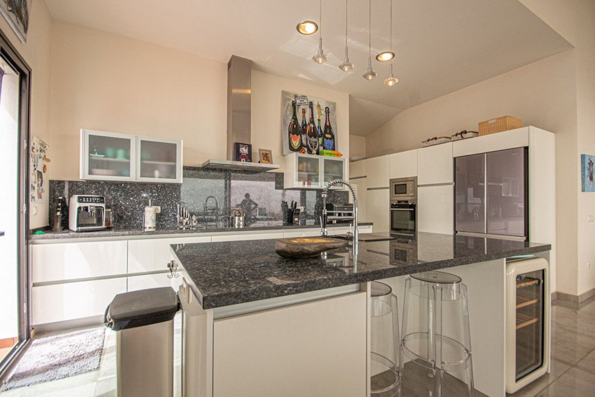 4 Bed Detached Villa in La Mairena