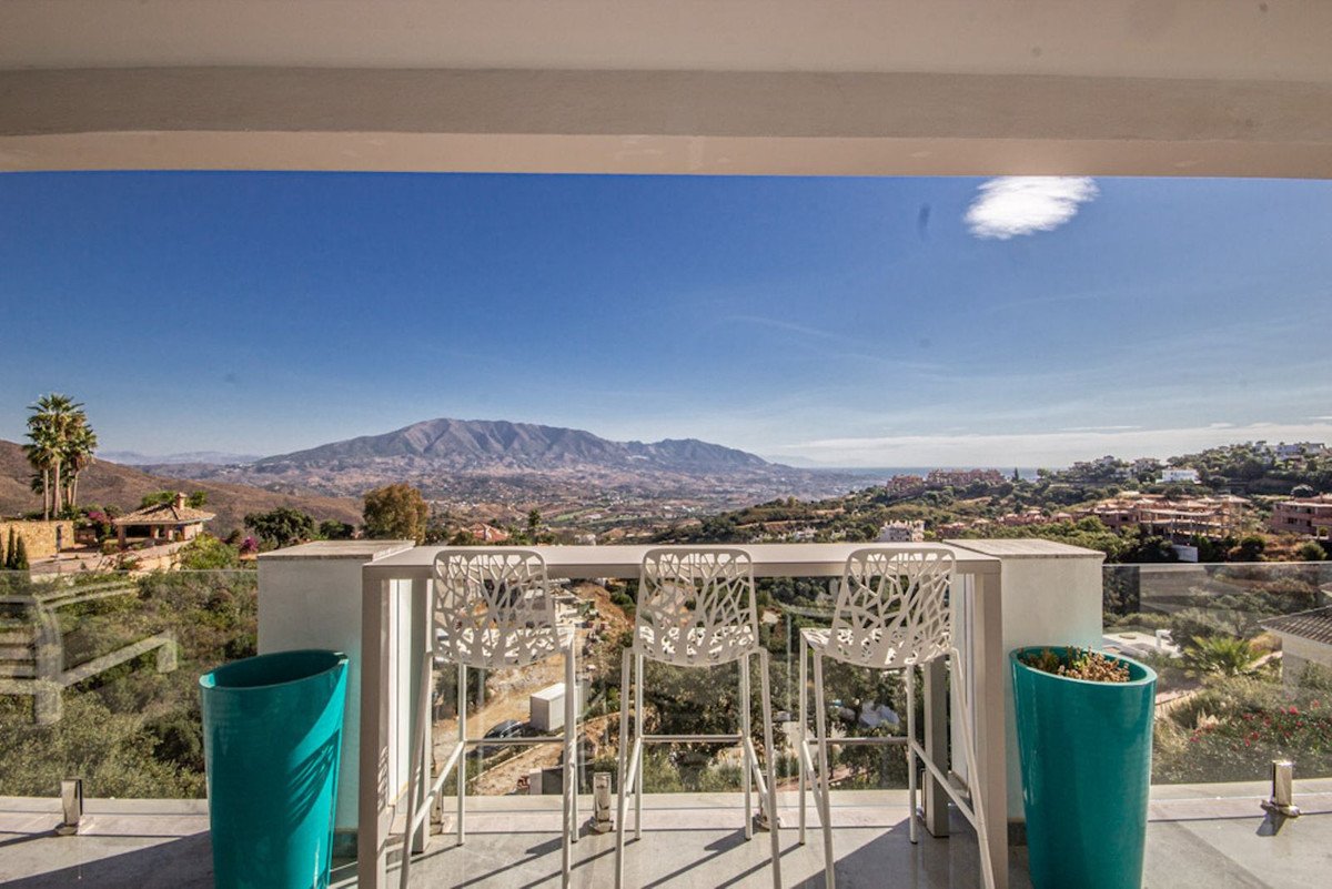 4 Bed Detached Villa in La Mairena